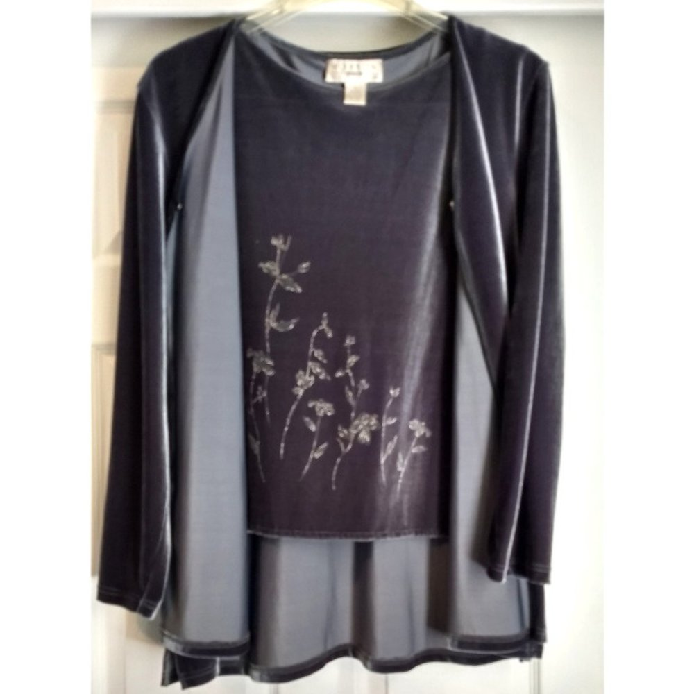 Woman's Velvety 2-piece Tank & Shell by Norton Studio